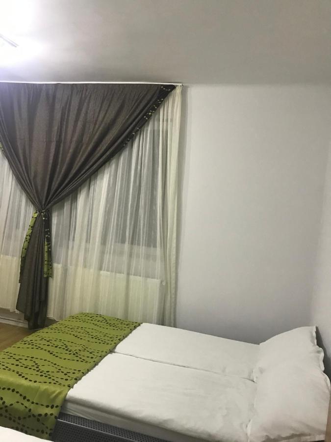 Permissive Villa Cluj-Napoca Ngoại thất bức ảnh